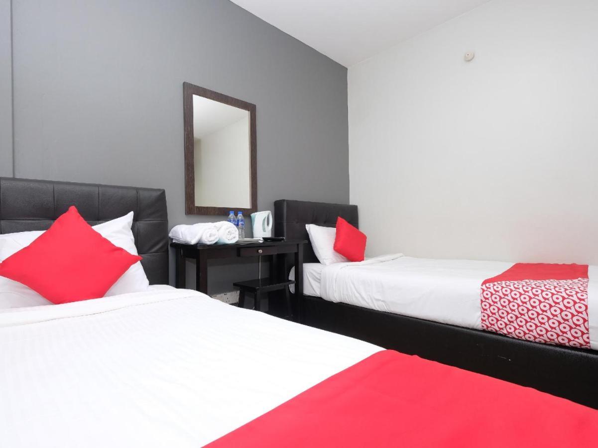 Elite Hotel Куантан Екстериор снимка