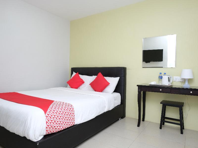 Elite Hotel Куантан Екстериор снимка