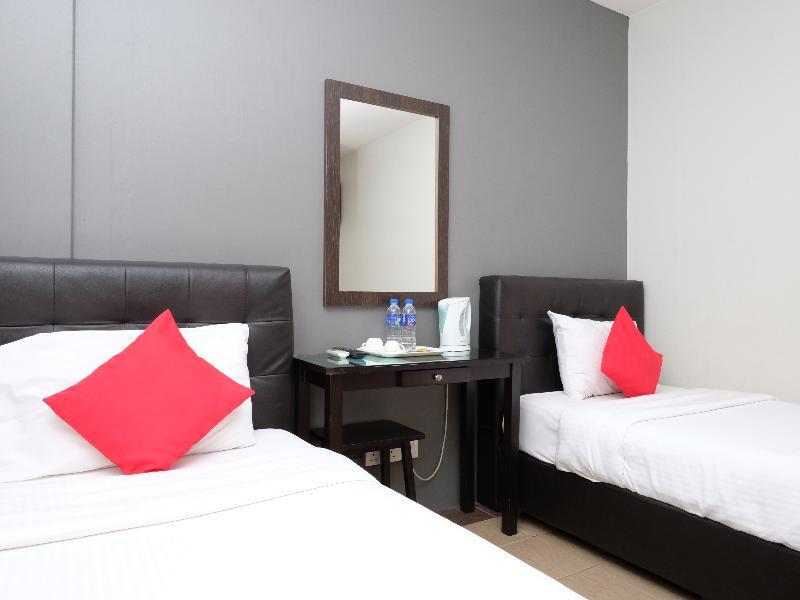 Elite Hotel Куантан Екстериор снимка
