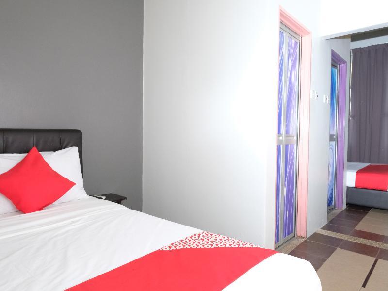 Elite Hotel Куантан Екстериор снимка